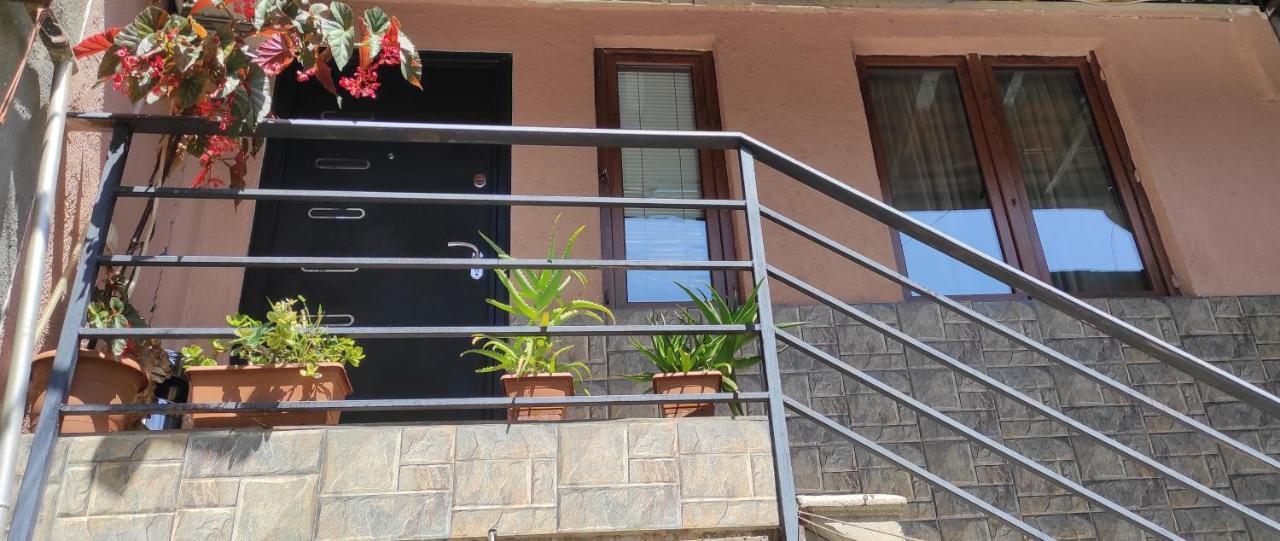 Family Apartament Apartment Tbilisi ภายนอก รูปภาพ